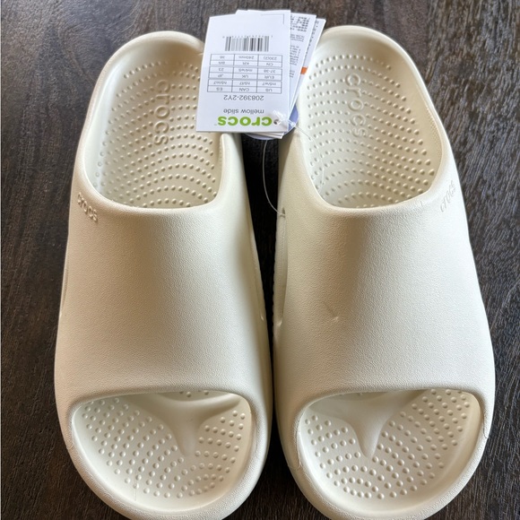 Crocs Mellow Slide in bone sz 5/7 NWT - Picture 4 of 5